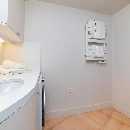Between Saint Germain & Eiffel Tower High Ceiling Renovated Townhouse Terrace Ac!!!! Parijs
