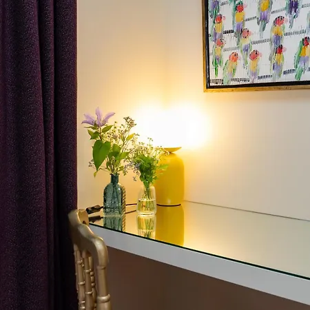 Between Saint Germain & Eiffel Tower High Ceiling Renovated Townhouse Terrace Ac!!!! Appartement
