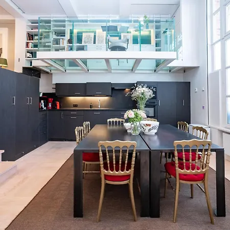 Between Saint Germain & Eiffel Tower High Ceiling Renovated Townhouse Terrace Ac!!!! Apartment Paris